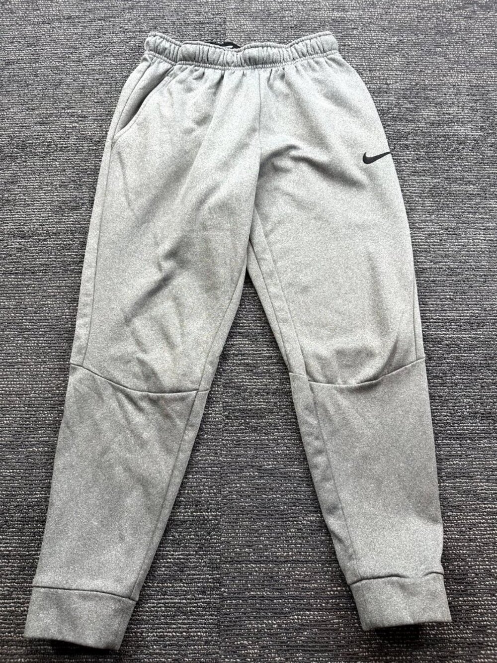 Nike Dri-FIT Mens M Gray Tapered Jogger Sweatpants Fleece Lined Training